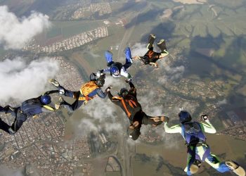 Informal safety nets help many Americans with expenses – people at all income levels benefit from this ‘financial interdependence’