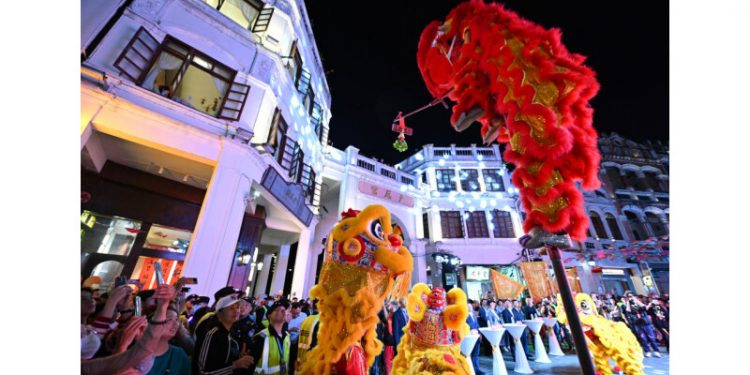 Tropical Hainan Island, China: Tourist’s Paradise Filled with Sunshine, Hospitality
