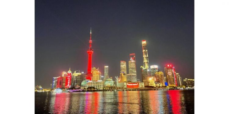Oriental Pearl and Shanghai Tower, together with towers around the world, light up in red in celebration of the Spring Festival of the Year of the Snake
