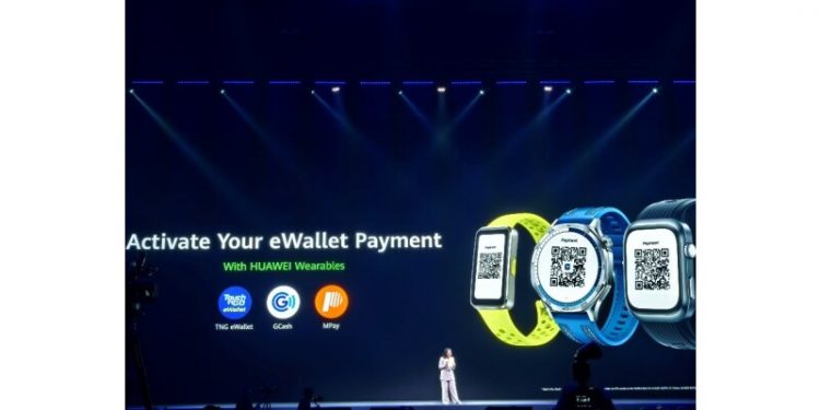 HUAWEI Mate XT | ULTIMATE DESIGN Debuts Global with HUAWEI Watch Supporting Macao’s Leading E-Wallet, MPay