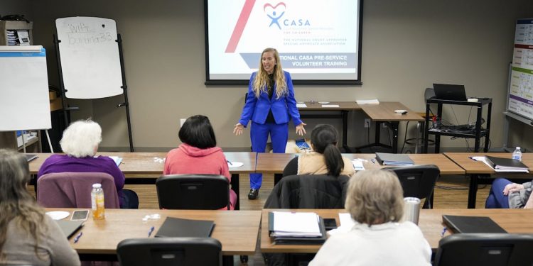 Want to stay healthier and fulfilled later in life? Try volunteering