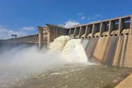 One Vaal Dam sluice gate opened