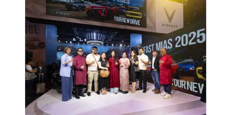 VinFast announces partnership with six distributors to open over 60 new showrooms in the Philippines