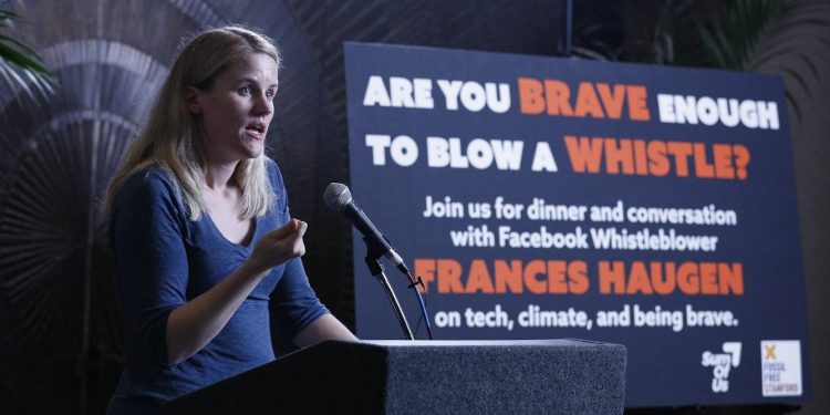 No whistleblower is an island – why networks of allies are key to exposing corruption