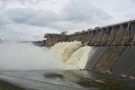 Five sluice gates remain open at Vaal Dam