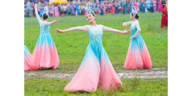 Encountering Naadam, Experiencing the 35th Grassland Carnival of the Inner Mongolia Autonomous Region