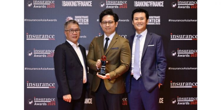 PROPEL with Singlife Wins Prestigious ‘Insurtech Initiative of the Year’ at the 10th Insurance Asia Awards