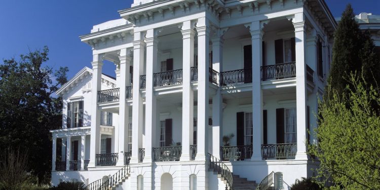 Plantation tourism, memory and the uneasy economics of heritage in the American South