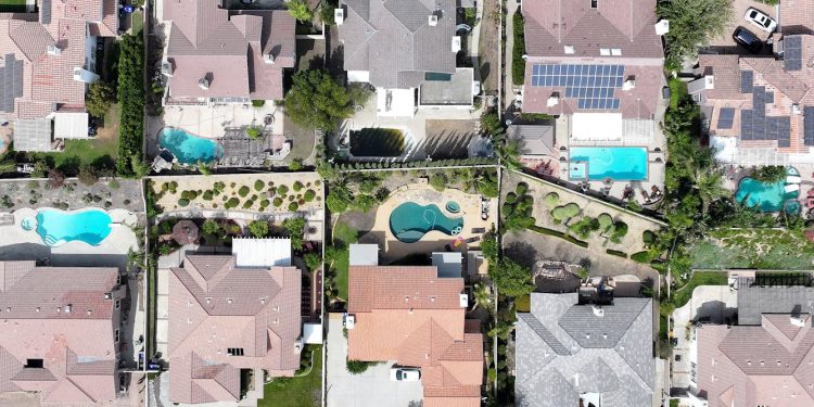 Winning a bidding war isn’t always a win, research on 14 million home sales shows