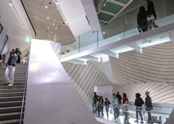Relying heavily on contractors can cut attendance by 27% for museums, theaters and other arts nonprofits – new research