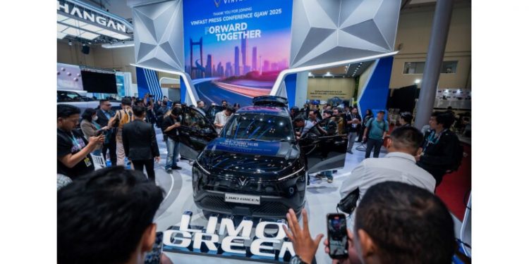VinFast participates in Gaikindo Jakarta Autoshow 2025, displays two all-new models for the first time in Indonesia