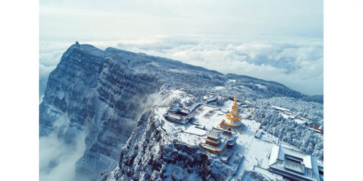 The 27th Mountain Emei Ice, Snow & Hot Spring Season Invites Global Visitors to “Enjoy Winter Fun”