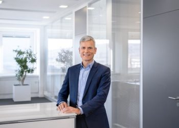 ZEISS concludes fiscal year 2024/25 with solid growth