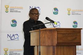 Nzimande meets with department’s entities